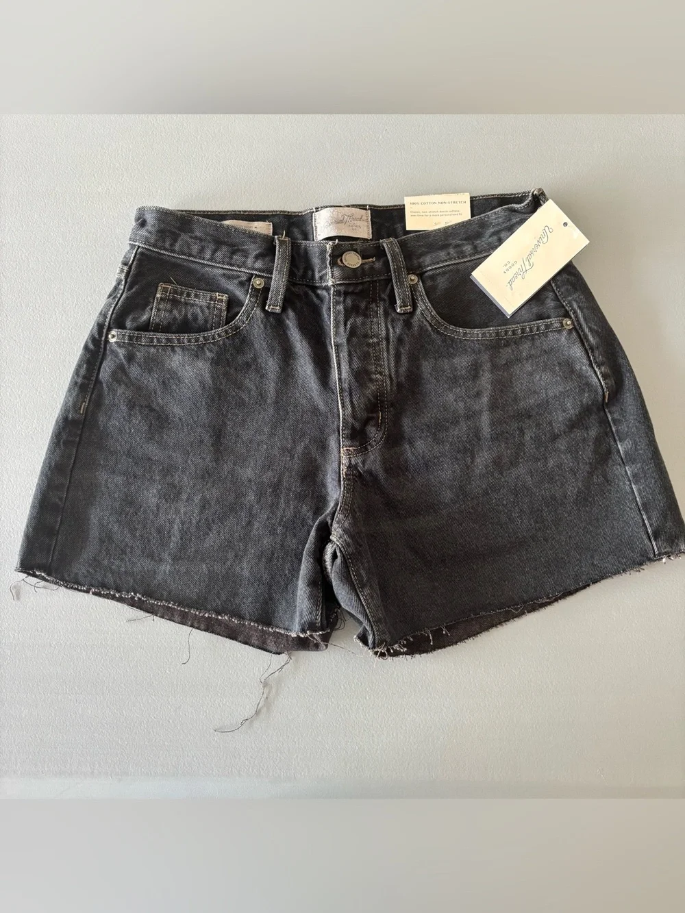 Universal Thread Baggy jean shorts women in black raw wash Size 0